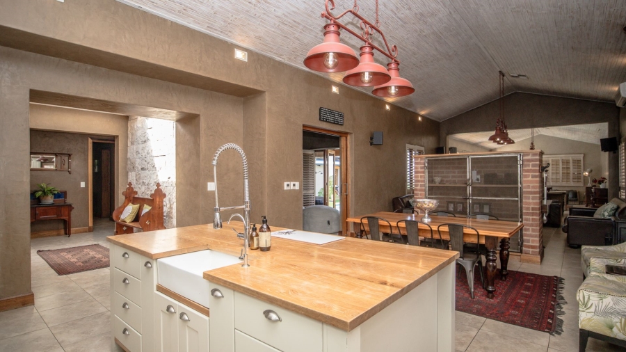 4 Bedroom Property for Sale in The Coves North West